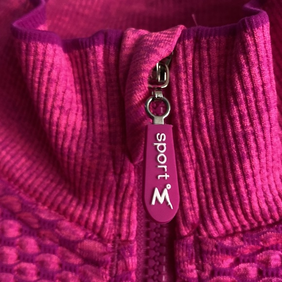 Form fitting breathable cycling jacket - Picture 3 of 4